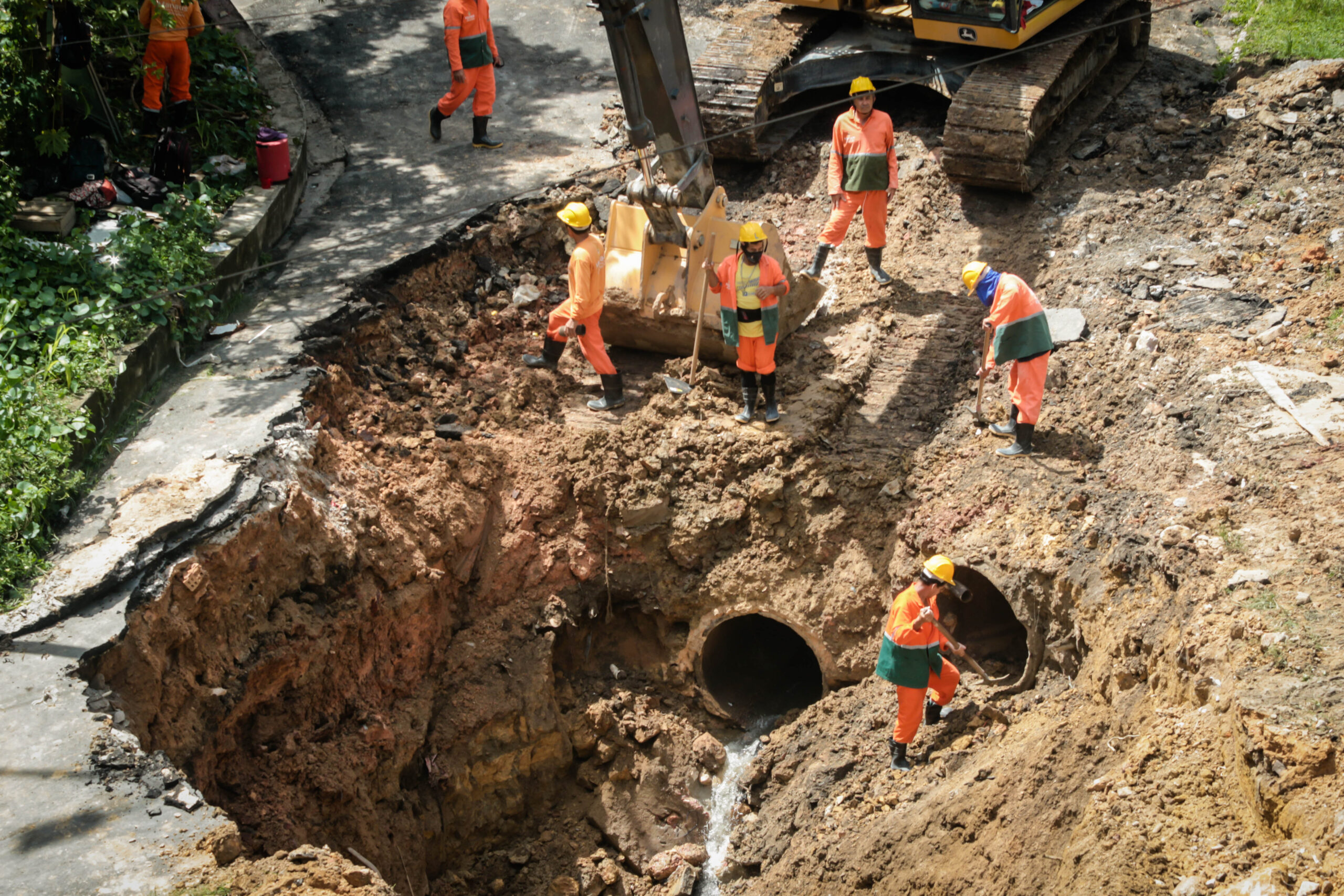 Prefeitura De Manaus Intensifica Obra Emergencial Próxima Ao Viaduto Da