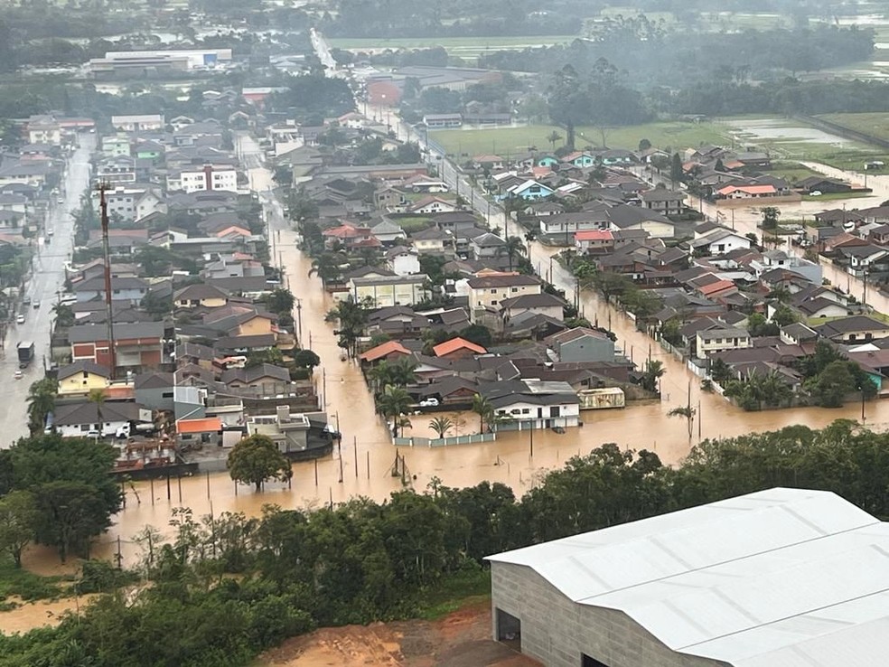 Fotos A Reas Mostram Passagem De Ciclone Que Atingiu Cidades E Registrou Ventos De Km H Em Sc