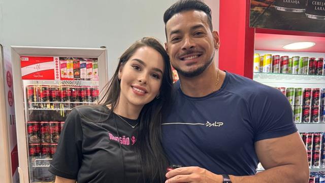Influencer e Modelo Ketlin Groisman marca presença na Arnold Sports